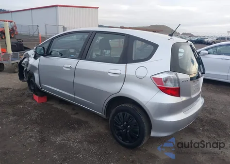 2013 Honda Fit z USA, uszkodzony, nr VIN JHMGE8H39DC067499